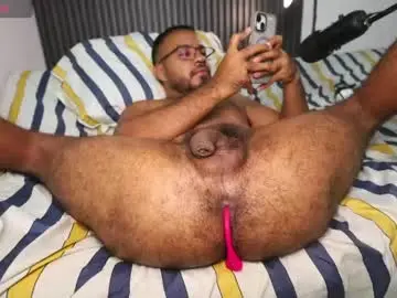 Sex Cam with little_bear00 - Chaturbate