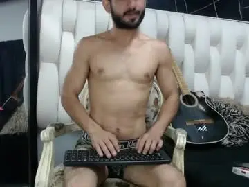 Nude Webcam with aaron_jones_1 - Chaturbate