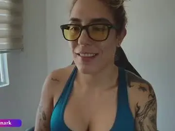 Live Porn with valkyriarose - Chaturbate