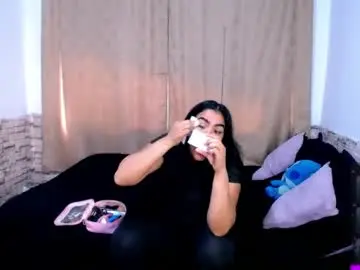 Live Sex Cam with honeypussy3021 - Chaturbate