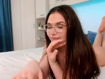 Live Sex with mirasparkle - Chaturbate