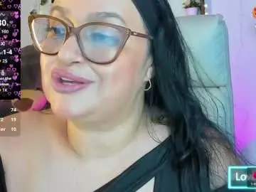 Live Sex with gia_nahomi - Chaturbate