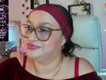 Live Sex Cam with gia_nahomi - Chaturbate