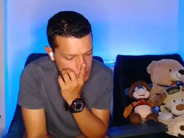 Live Sex with littledicklatin - Chaturbate