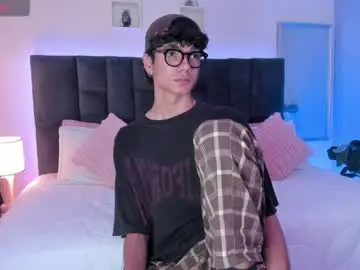 Adult Webcams with phillicious_ - Chaturbate