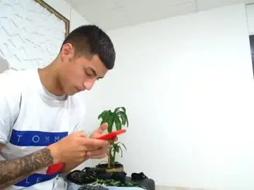 Live Sex Cam with mr_porn_9 - Chaturbate