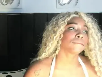 Sex Cam with kyliewhiteboobs - Chaturbate