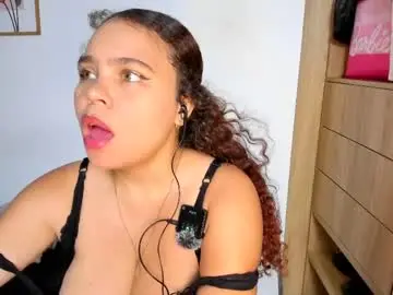 Free Porn Cam with noor_bloom - Chaturbate