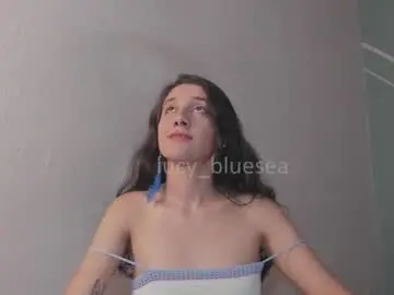 Live Porn with lucy_bluesea - Chaturbate