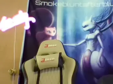 Live Sex with smokebluntafterblunt - Chaturbate