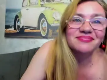 Watch Live Sex Cams with milflyssa - Chaturbate