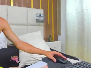 Best Webcam with selenaandpeters - Chaturbate