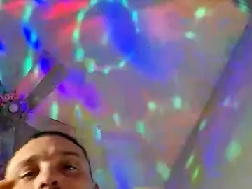 Live Sex with crossbo112293 - Chaturbate