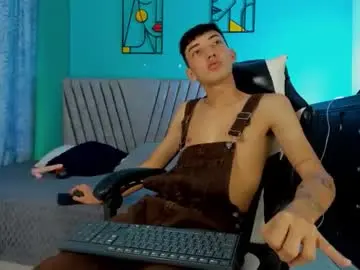 Adult Webcams with maikol_ortizz - Chaturbate