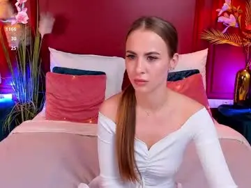 Live Porn with lullyfox - Chaturbate