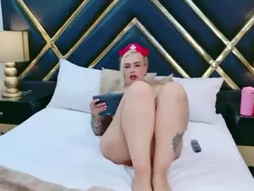 Live Porn with sophiewinslow - Chaturbate