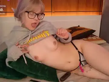 Live Porn with moliqin - Chaturbate