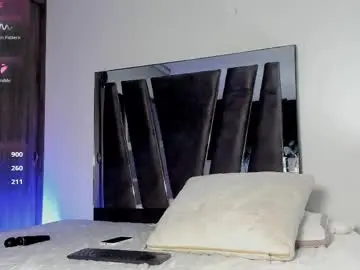 Sex Chat with holly_29_m - Chaturbate