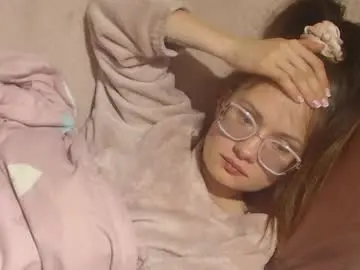 Live Porn with flowercandydoll - Chaturbate