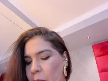 Live Sex with kasandramilf_ - Chaturbate