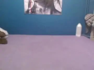 Live Sex Cam with nadinnnea - Chaturbate