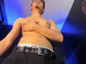 Adult Webcam with dereck_monroe - Chaturbate