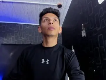 Watch Live Sex Cams with dereck_monroe - Chaturbate
