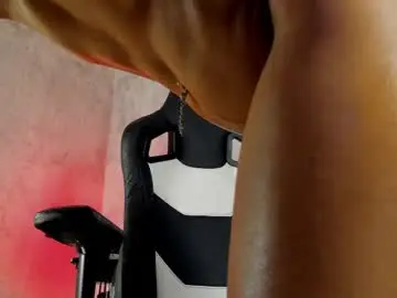 Live Porn with naomibrinks1 - Chaturbate