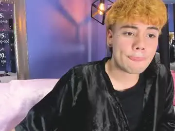 Live Sex Cam with veluniliore - Chaturbate
