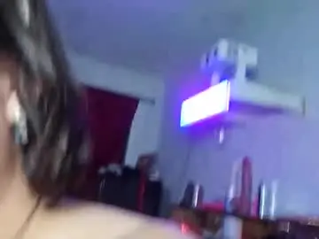 Live Sex Cam with lilchicanbigbrute - Chaturbate