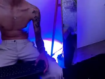 Live Sex Cam with gio_carangi - Chaturbate