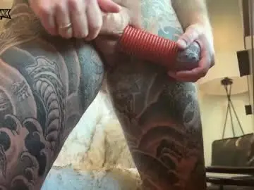 Nude Webcam with tankguyusa - Chaturbate