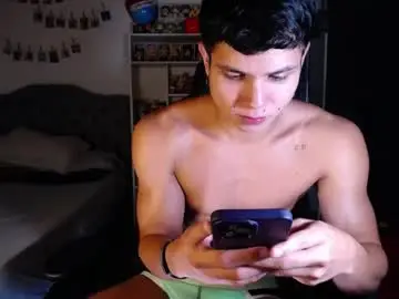 Live Porn with saulomiralles - Chaturbate