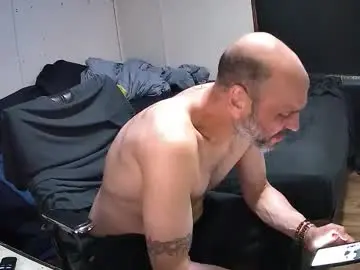 Live Sex Cam with muffdiver718 - Chaturbate