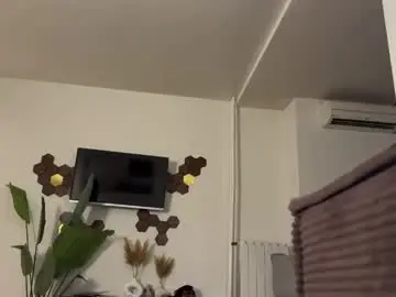 Live Sex Cam with pileacadieri__ - Chaturbate