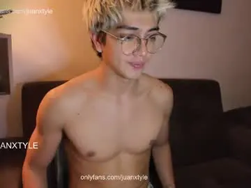 Live Porn with juancamroom - Chaturbate
