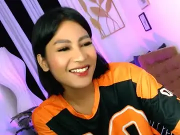 Sex Chat with yourprettybella_ts - Chaturbate
