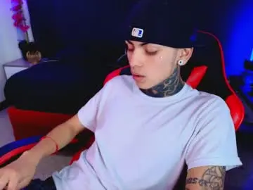 Live Porn with adamswalkerr_ - Chaturbate