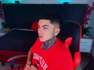 Free Porn Cam with adamswalkerr_ - Chaturbate