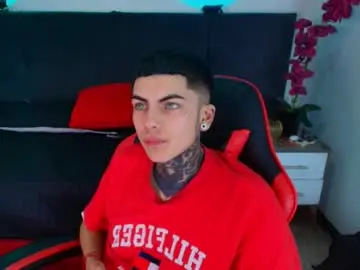 Adult Webcams with adamswalkerr_ - Chaturbate