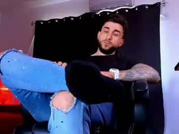 Nude Webcam with mightyaaron - Chaturbate