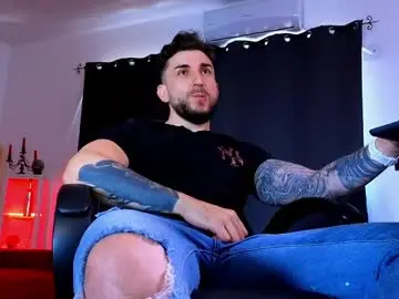 Live Sex with mightyaaron - Chaturbate