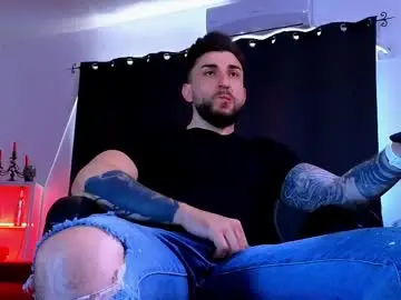 Live Porn with mightyaaron - Chaturbate