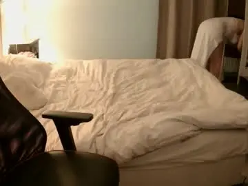 Live Sex Cam with venishia - Chaturbate