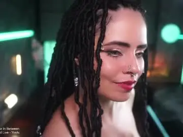 Sex Cam with alessa_goreng - Chaturbate