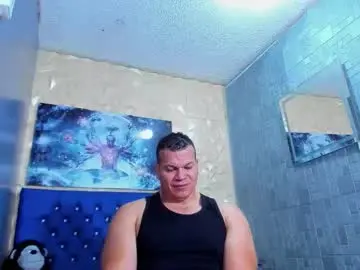 Live Sex Cam with tyleer_scot - Chaturbate
