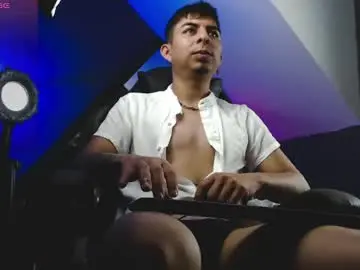 Sex Cam with alpha_latino_ - Chaturbate