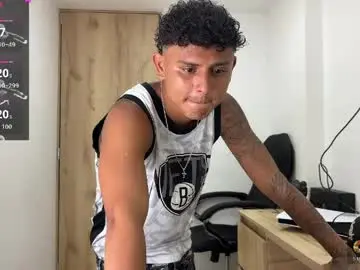 Sex Cam with bob_pettersonn - Chaturbate