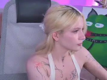 Nude Webcam with aurorawrenfield - Chaturbate