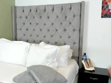 Sex Cam with ariannathompson - Chaturbate